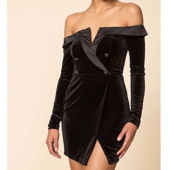 superdown Dresses & Skirts - NWT Superdown Velvet Blazer Dress